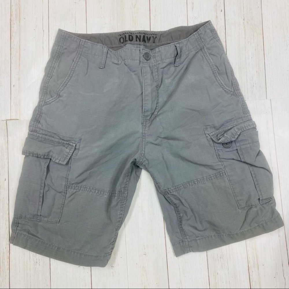 Old Navy Men’s Gray Cotton Cargo Shorts, 9” - Picture 2 of 8